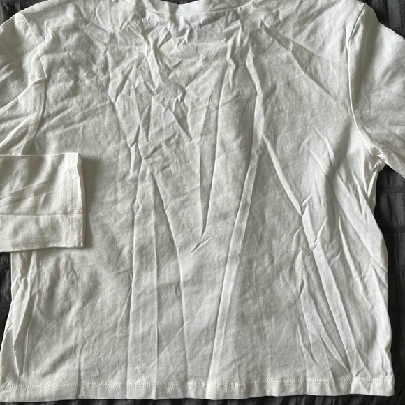 ⭐️BOGO⭐️ Ladies Long Sleeved Crop Top- BOGO, SIZE MEDIUM ONLY - Picture 13 of 14